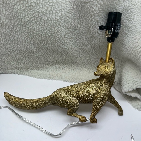 Whimsical Gold fox table lamp J. Hunt 15" long x 11" no lamp shade 2021 resin? - Picture 1 of 12